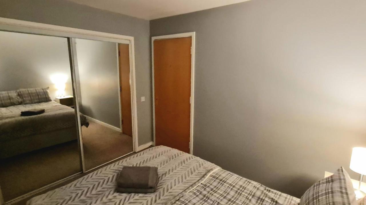 Lovely 3 Bedroom Apartment - Free Parking EDI Exterior photo